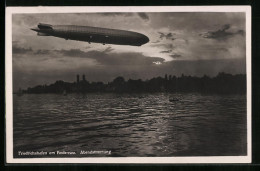 AK Friedrichshafen /Bodensee, Panorama Mit Zeppelin Am Abend  - Dirigeables