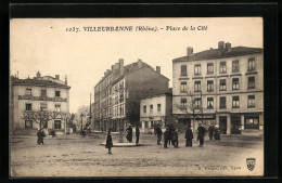 CPA Villeurbanne, Place De La Cité  - Villeurbanne