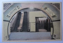 BELGIQUE - ANVERS - ANTWERPEN - Tunnel Pour Piétons - L'escalier Rouant Et L'ascenseur - Antwerpen
